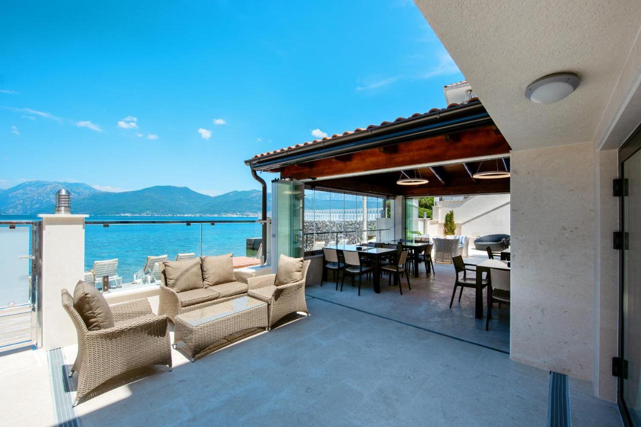 Santorini Apart Krasici Exterior photo