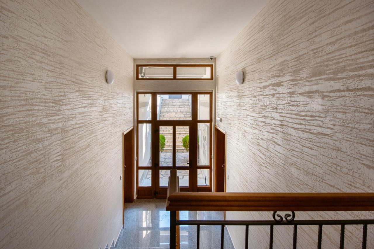 Santorini Apart Krasici Exterior photo