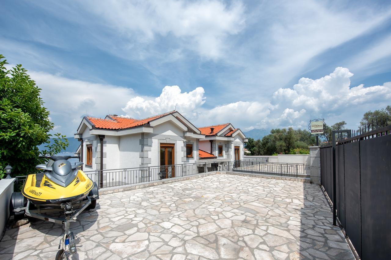 Santorini Apart Krasici Exterior photo